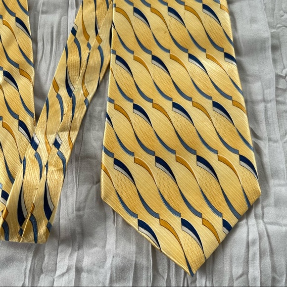 ⭐️ 2 for $10!! ⭐️ Men’s Albert Nipon Necktie - Picture 3 of 11